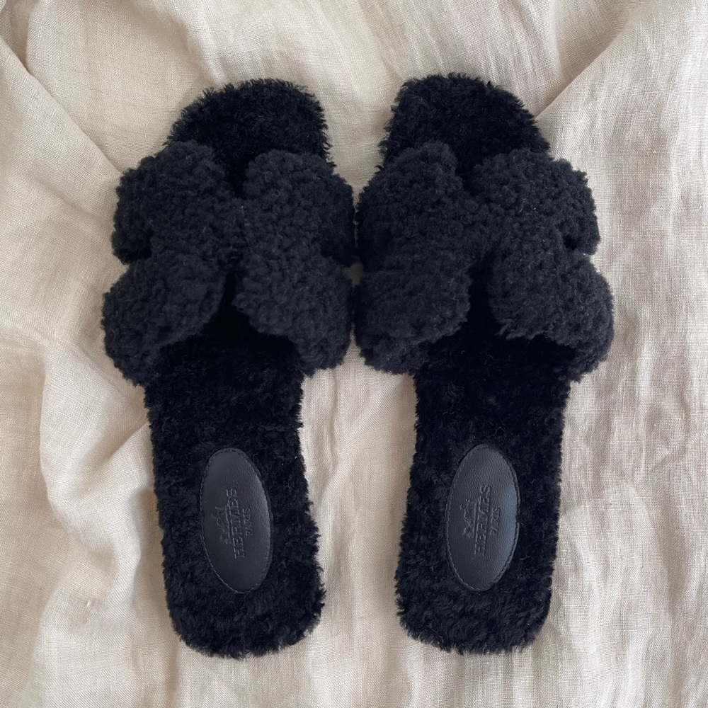 Black Fuzzy Slippers